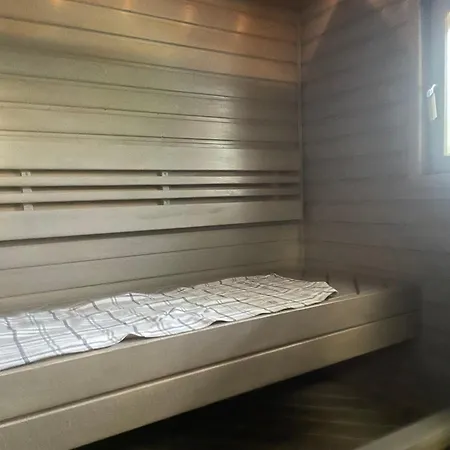 Sweet Home- Upstairs Near Skicenter Ounasvaara And Golf Course *