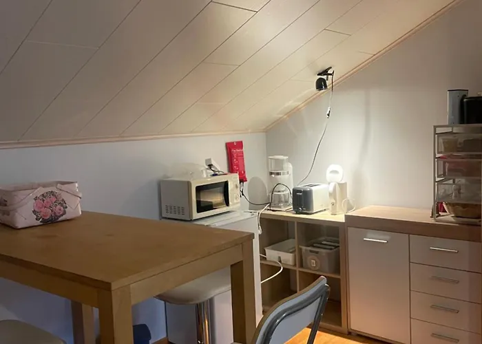 Sweet Home- Upstairs Near Skicenter Ounasvaara And Golf Course Quarto em Acomodações Particulares